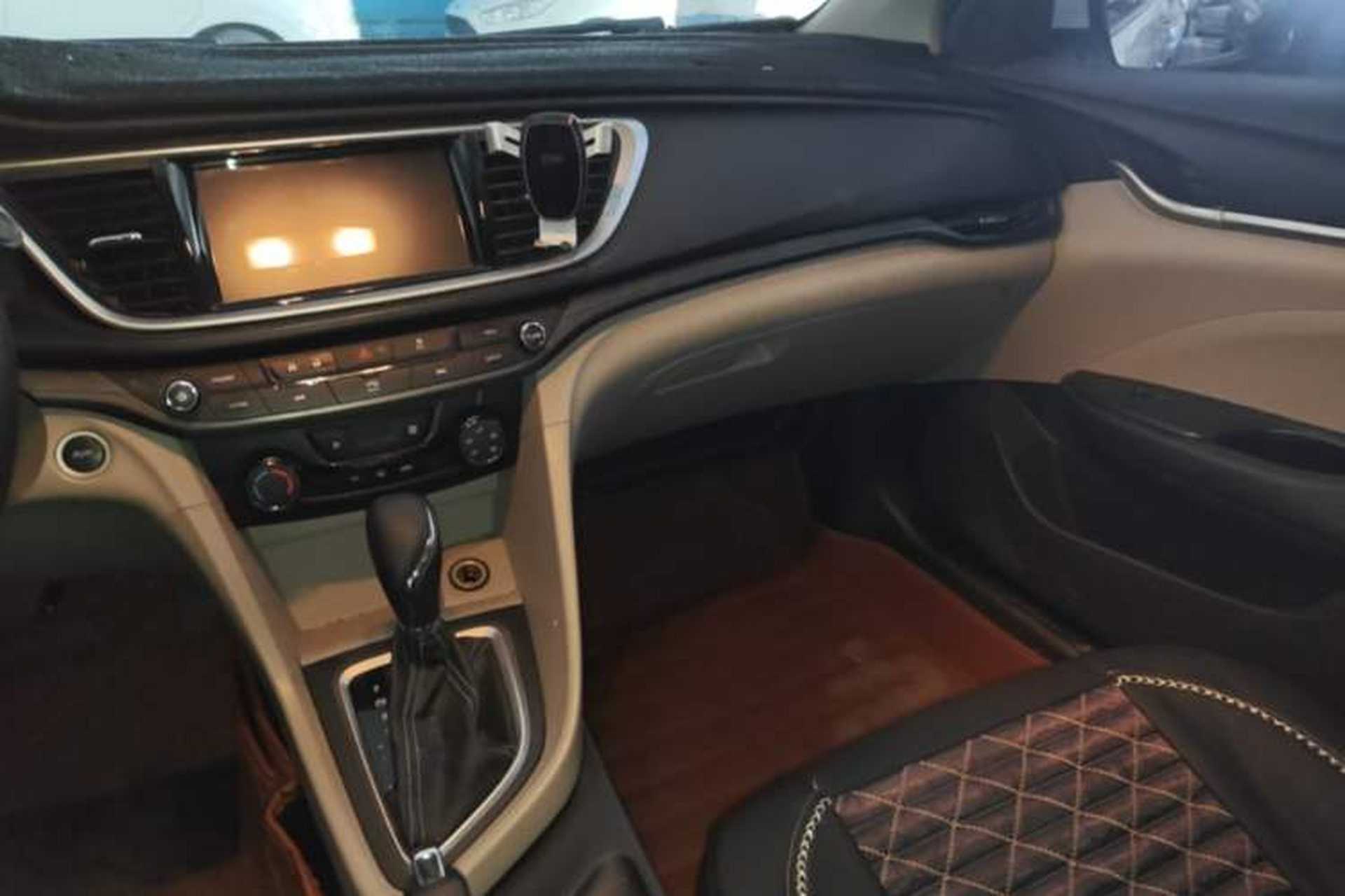 Used Buick GT 2017 15N Automatic Elite Version Audio And AC Panel