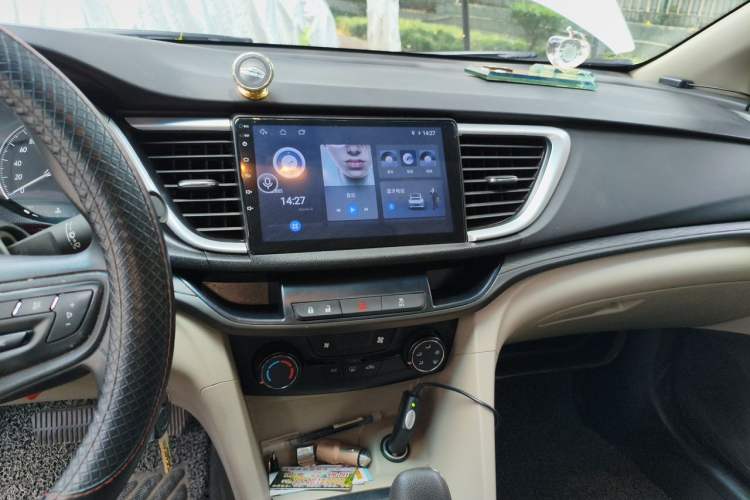 Used Buick GT 2017 15N Automatic Elite Version Audio And AC Panel