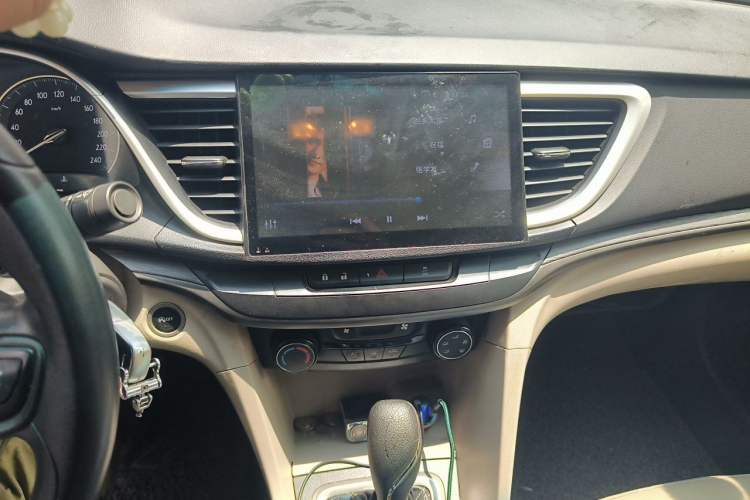 Used Buick GT 2017 15N Automatic Elite Version Audio And AC Panel