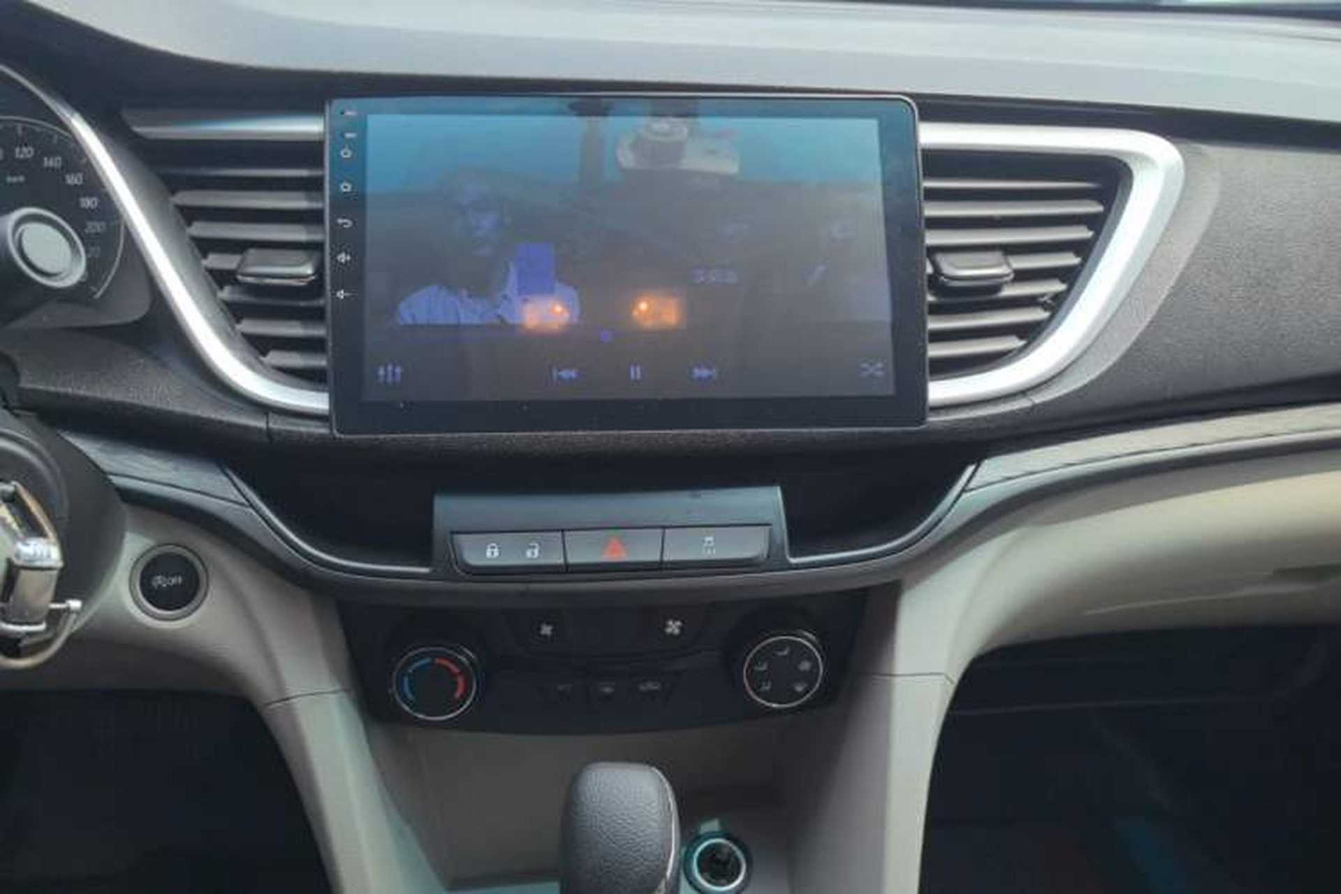 Used Buick GT 2017 15N Automatic Elite Version Audio And AC Panel