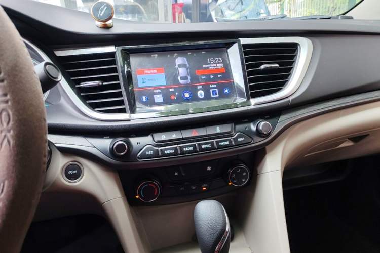Used Buick GT 2017 15N Automatic Elite Version Audio And AC Panel