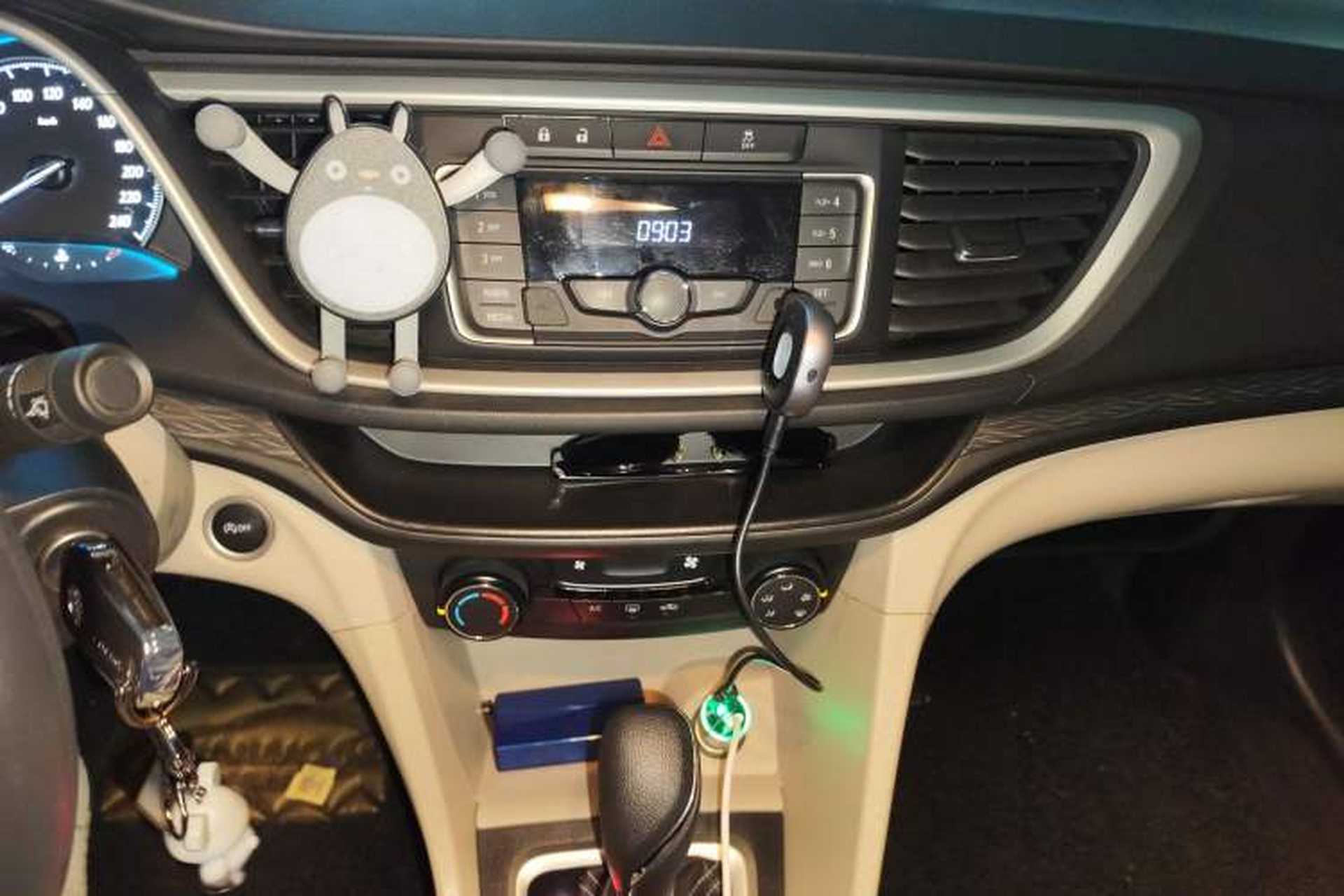 Used Buick GT 2017 15N Automatic Elite Version Audio And AC Panel