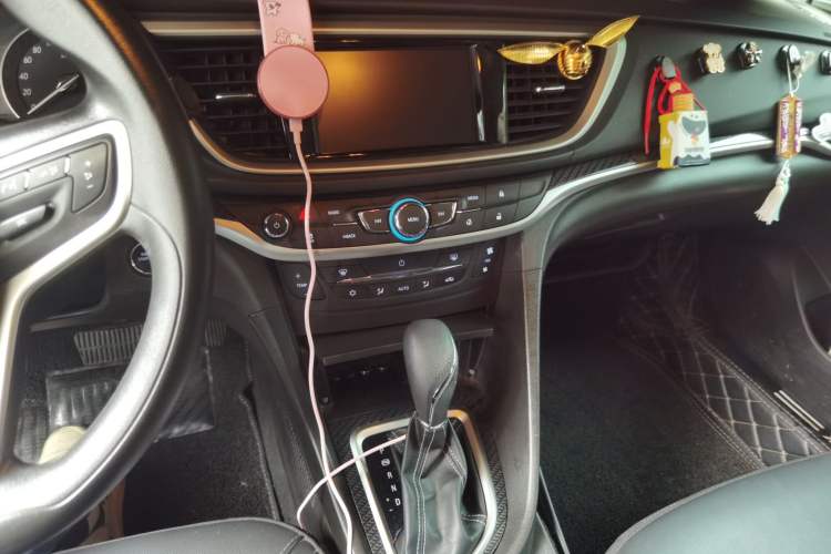 Used Buick GT 2017 15N Automatic Deluxe Edition Audio And AC Panel
