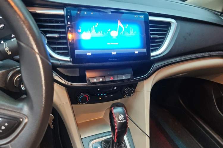 Used Buick GT 2017 15N Automatic Elite Version Audio And AC Panel