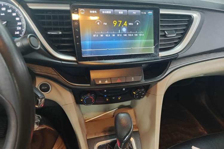 Used Buick GT 2017 15N Automatic Elite Version Audio And AC Panel