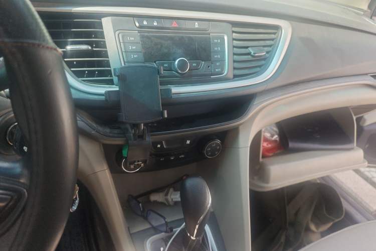 Used Buick GT 2017 15N Automatic Elite Version Audio And AC Panel