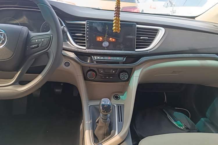 Used Buick GT 2017 15N Manual Entry-Level Trim Audio And AC Panel