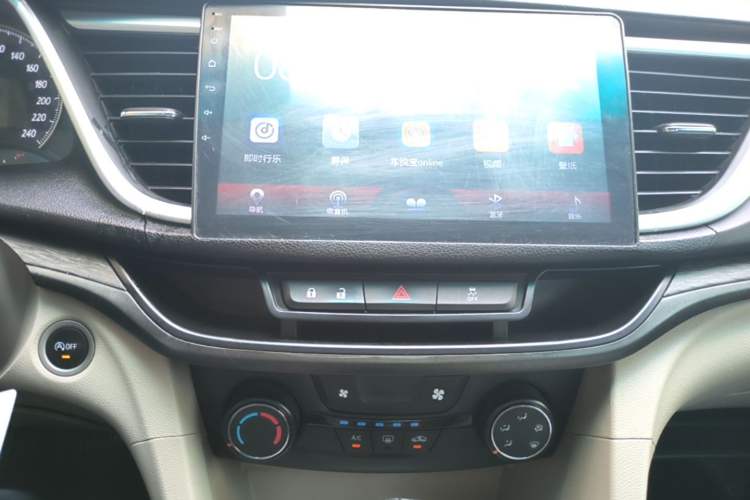 Used Buick GT 2017 15N Automatic Elite Version Audio And AC Panel