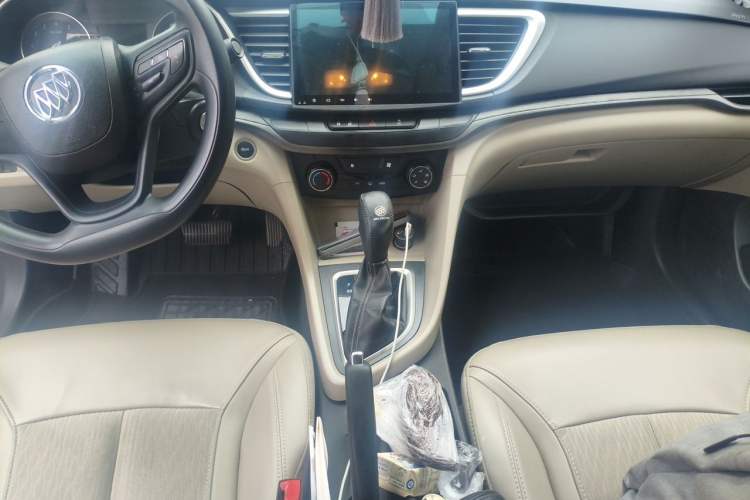 Used Buick GT 2017 15N Automatic Elite Version Audio And AC Panel