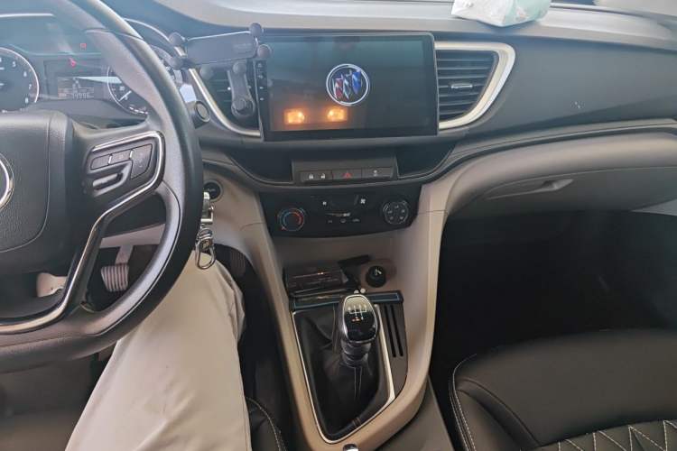 Used Buick GT 2017 15N Manual Entry-Level Trim Audio And AC Panel