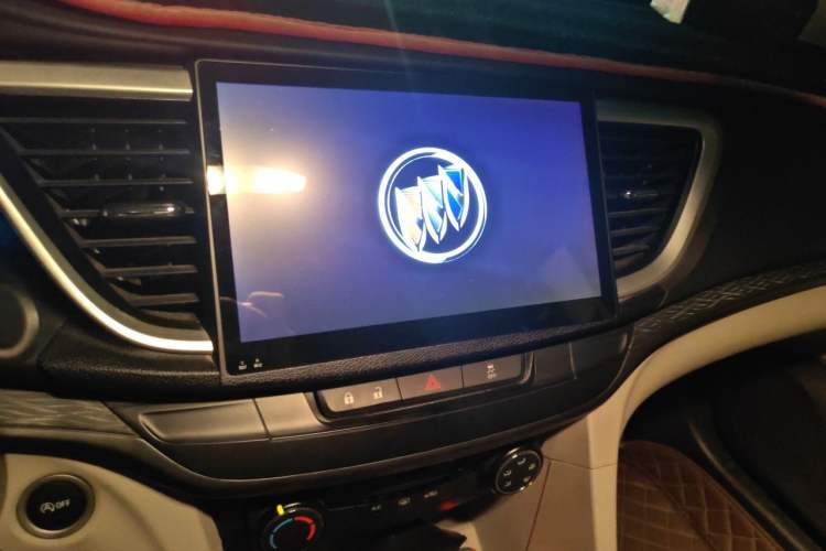 Used Buick GT 2017 15N Automatic Elite Version Audio And AC Panel