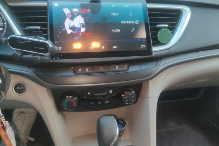Used Buick GT 2017 15N Automatic Elite Version Audio And AC Panel