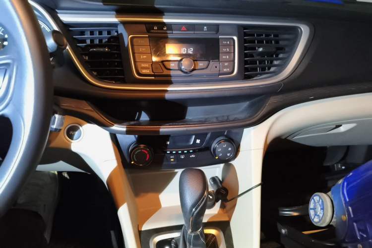 Used Buick GT 2017 15N Automatic Entry-Level Trim Audio And AC Panel