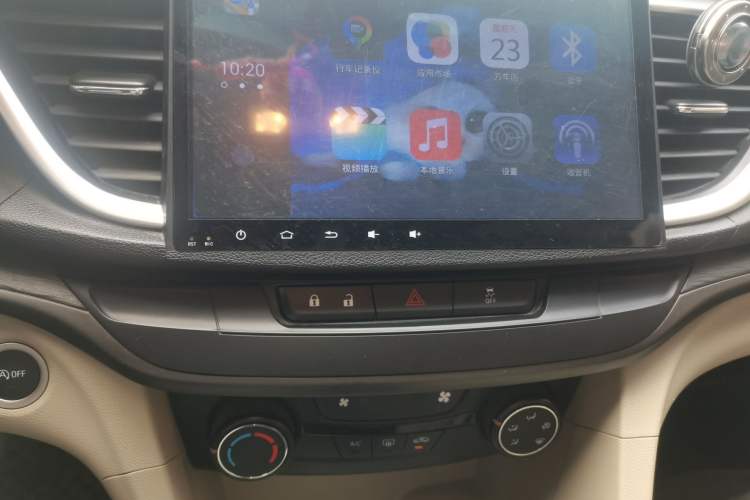 Used Buick GT 2017 15N Automatic Elite Version Audio And AC Panel