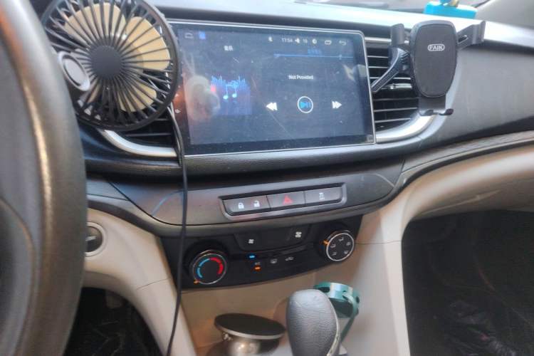 Used Buick GT 2017 15N Automatic Elite Version Audio And AC Panel