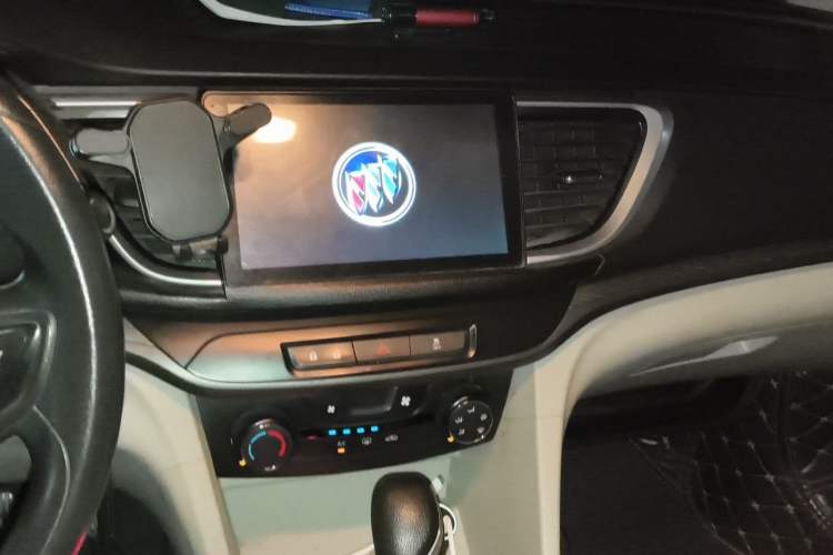 Used Buick GT 2017 15N Automatic Deluxe Edition Audio And AC Panel