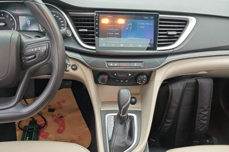 Used Buick GT 2017 15N Automatic Elite Version Audio And AC Panel