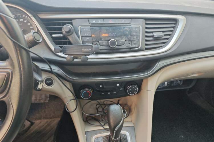 Used Buick GT 2017 15N Automatic Elite Version Audio And AC Panel