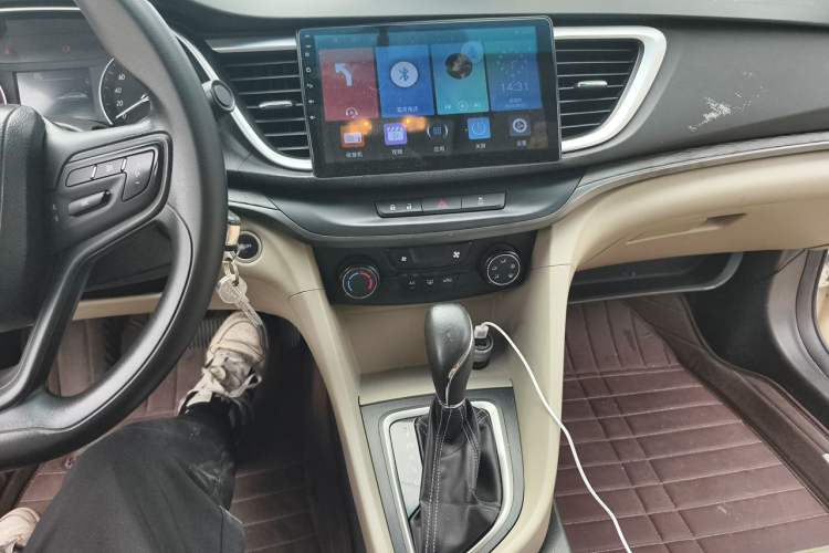 Used Buick GT 2017 15N Automatic Elite Version Audio And AC Panel