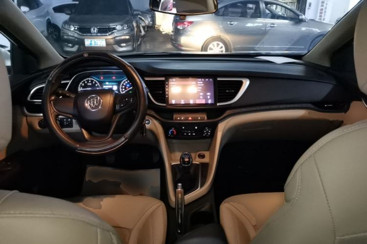 Used Buick GT 2017 15N Manual Elite Version Center Console