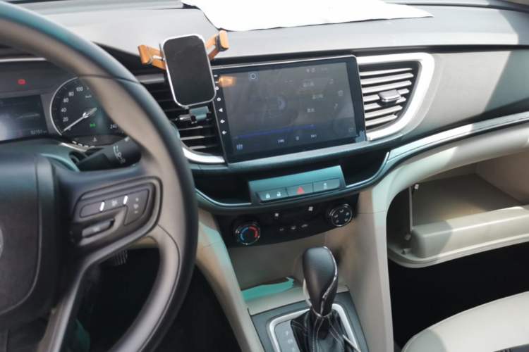 Used Buick GT 2017 15N Automatic Elite Version Center Console