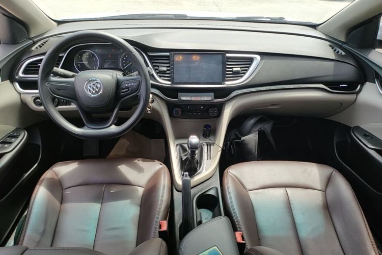 Used Buick GT 2017 15N Manual Entry-Level Trim Center Console