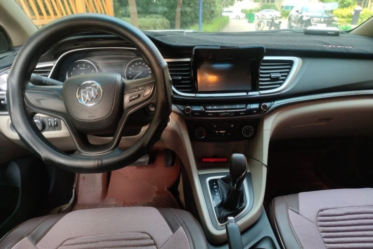 Used Buick GT 2017 15N Automatic Entry-Level Trim Center Console