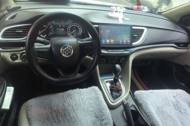 Used Buick GT 2017 15N Automatic Entry-Level Trim Center Console