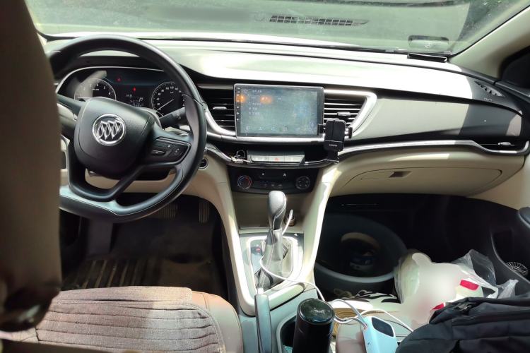 Used Buick GT 2017 15N Automatic Entry-Level Trim Center Console