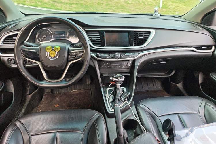 Used Buick GT 2017 15N Automatic Deluxe Edition Center Console