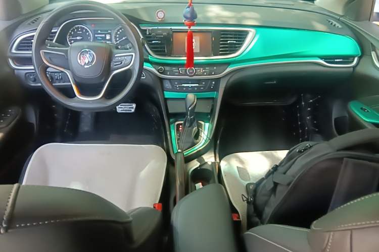 Used Buick GT 2017 15N Automatic Deluxe Edition Center Console