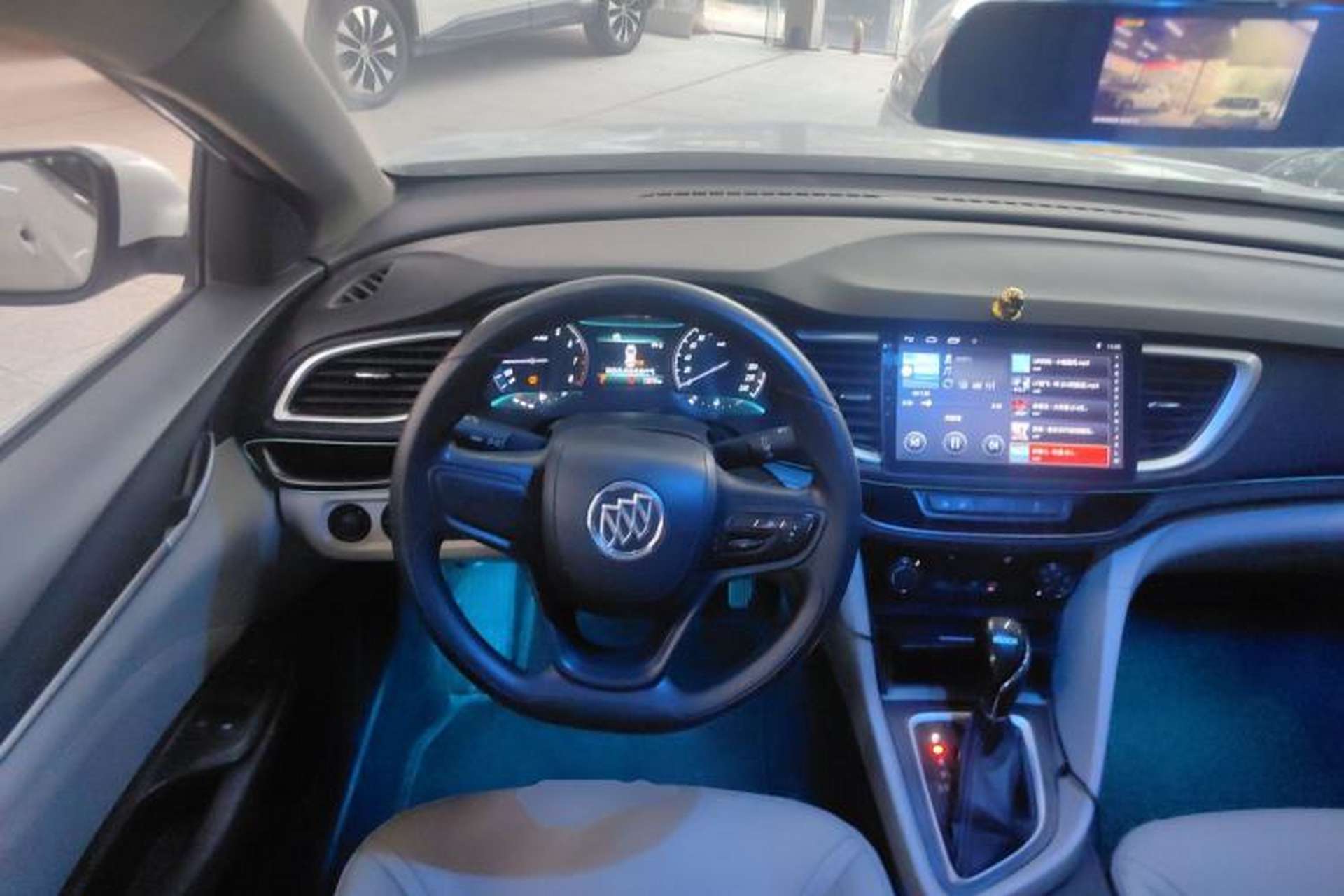 Used Buick GT 2017 18T Dual-Clutch Elite Model Center Console