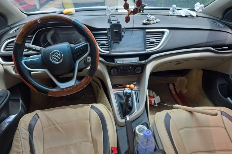 Used Buick GT 2017 15N Manual Elite Version Center Console
