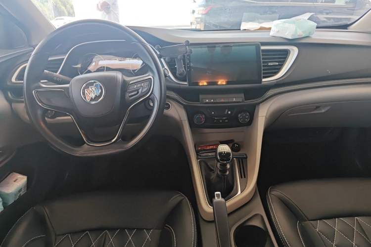 Used Buick GT 2017 15N Manual Entry-Level Trim Center Console