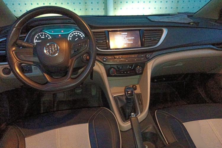 Used Buick GT 2017 15N Manual Entry-Level Trim Center Console