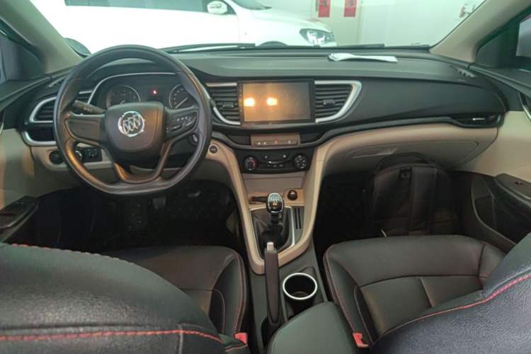Used Buick GT 2017 15N Manual Entry-Level Trim Center Console