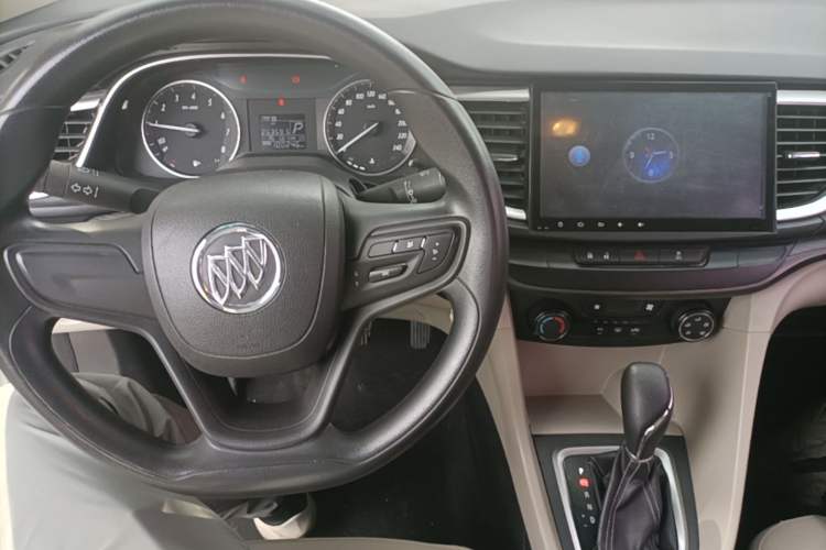 Used Buick GT 2017 15N Automatic Entry-Level Trim Center Console