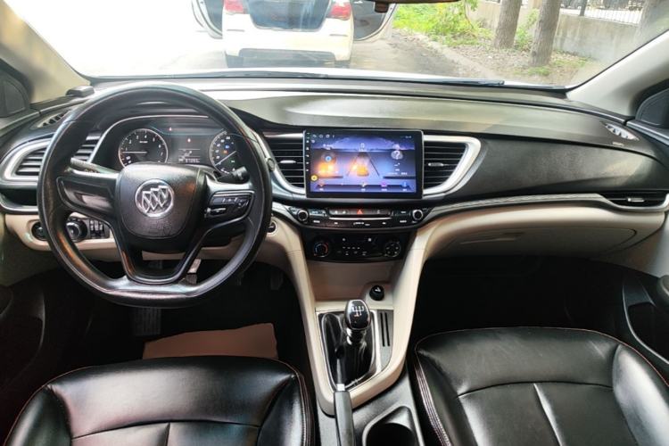 Used Buick GT 2017 15N Manual Entry-Level Trim Center Console