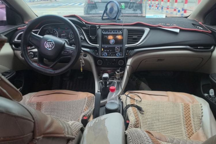 Used Buick GT 2017 15N Manual Entry-Level Trim Center Console