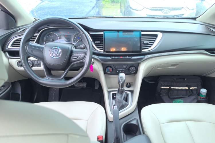 Used Buick GT 2017 15N Automatic Entry-Level Trim Center Console