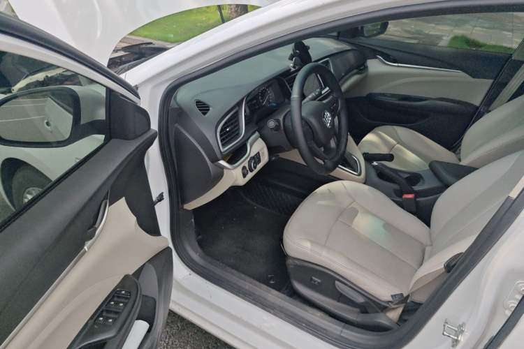 Used Buick GT 2017 15N Automatic Elite Version Driver Seat