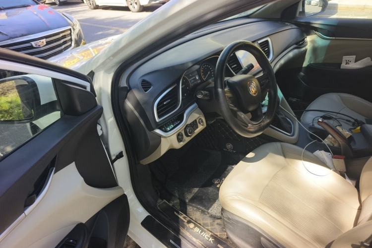 Used Buick GT 2017 15N Automatic Elite Version Driver Seat