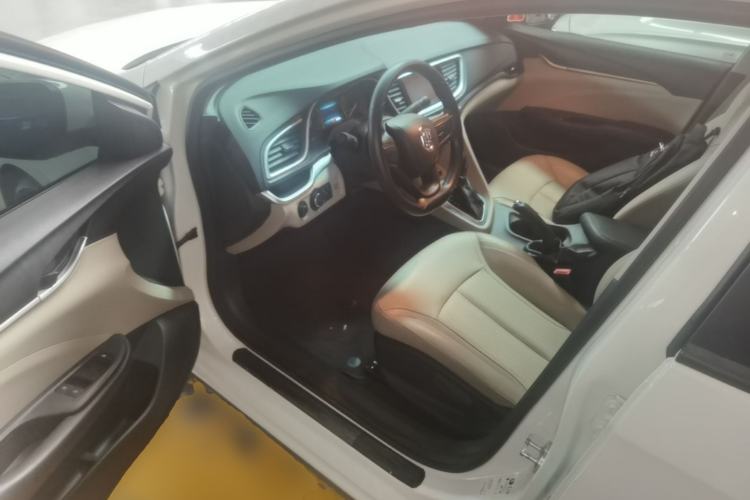 Used Buick GT 2017 15N Automatic Elite Version Driver Seat