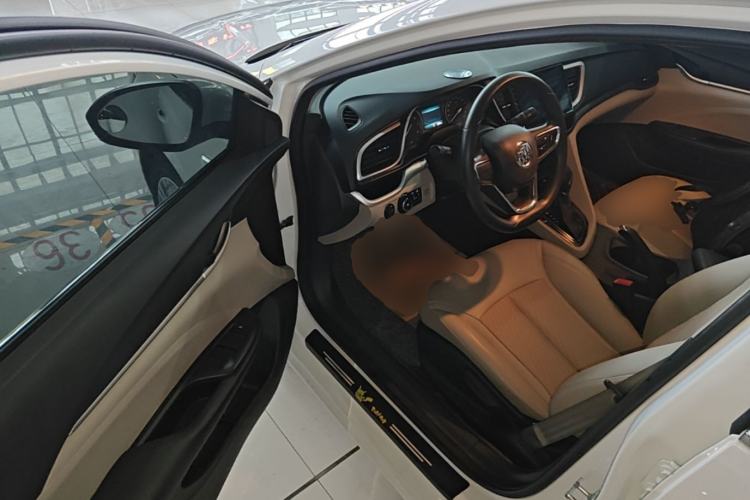 Used Buick GT 2017 15N Automatic Elite Version Driver Seat