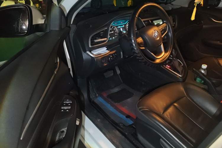 Used Buick GT 2017 15N Automatic Deluxe Edition Driver Seat
