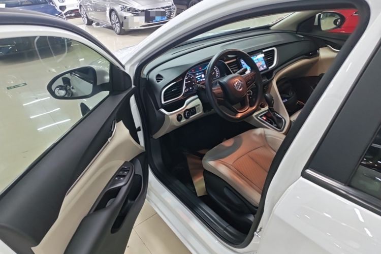 Used Buick GT 2017 15N Automatic Elite Version Driver Seat