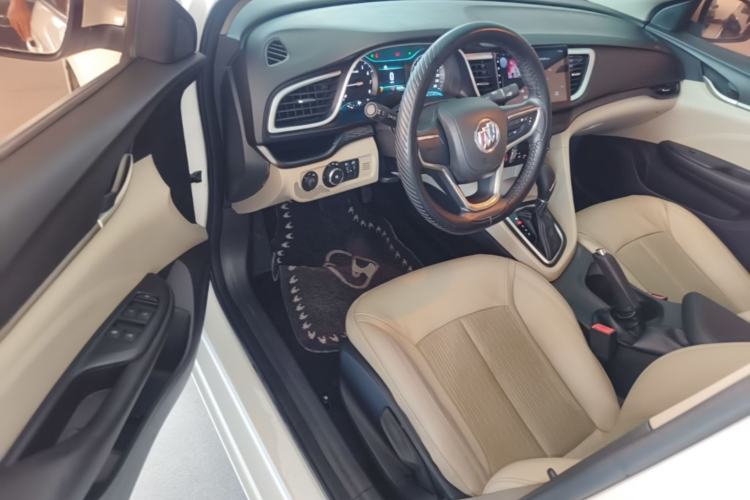 Used Buick GT 2017 15N Automatic Elite Version Driver Seat