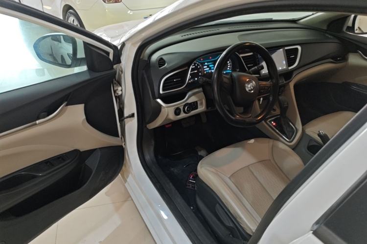 Used Buick GT 2017 15N Automatic Elite Version Driver Seat