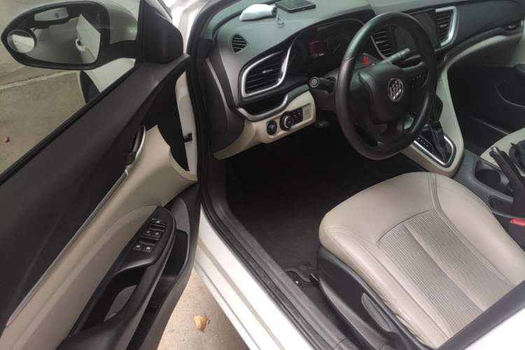 Used Buick GT 2017 15N Automatic Elite Version Driver Seat