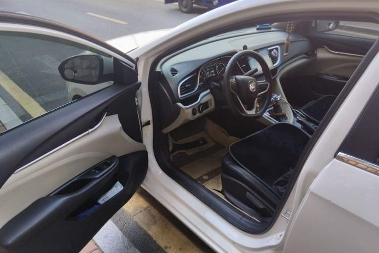 Used Buick GT 2017 15N Automatic Elite Version Driver Seat